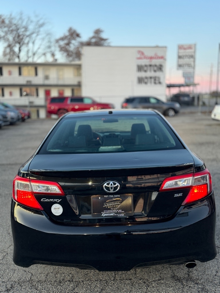 Toyota Camry SE 2012