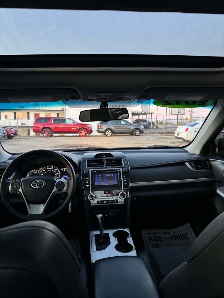 Toyota Camry SE 2012