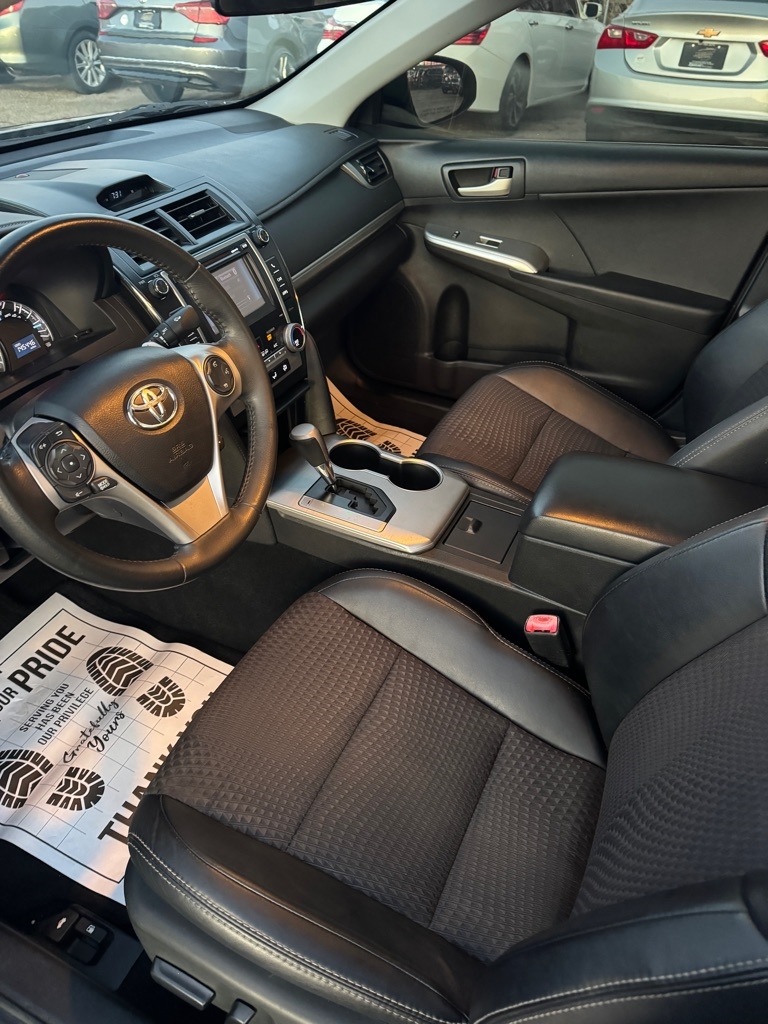 Toyota Camry SE 2012