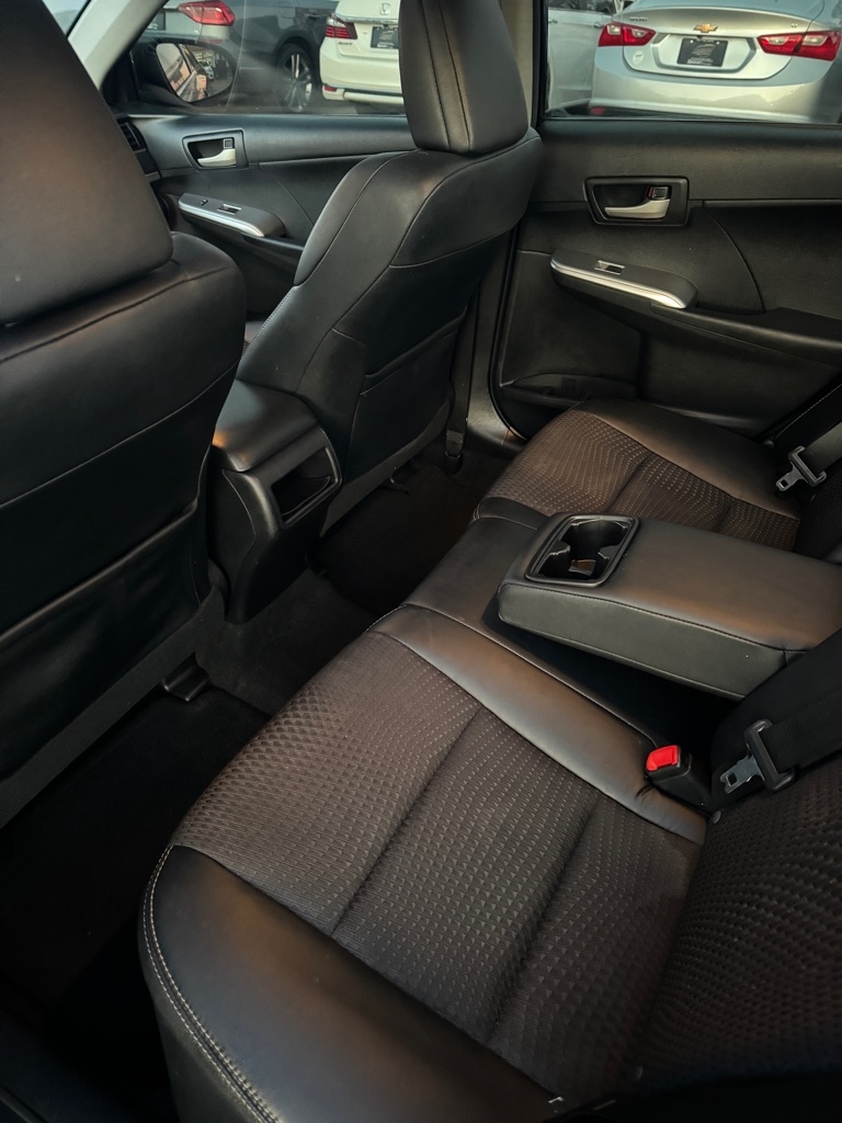 Toyota Camry SE 2012