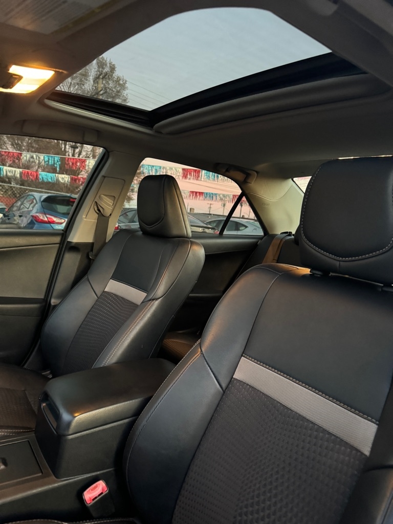 Toyota Camry SE 2012