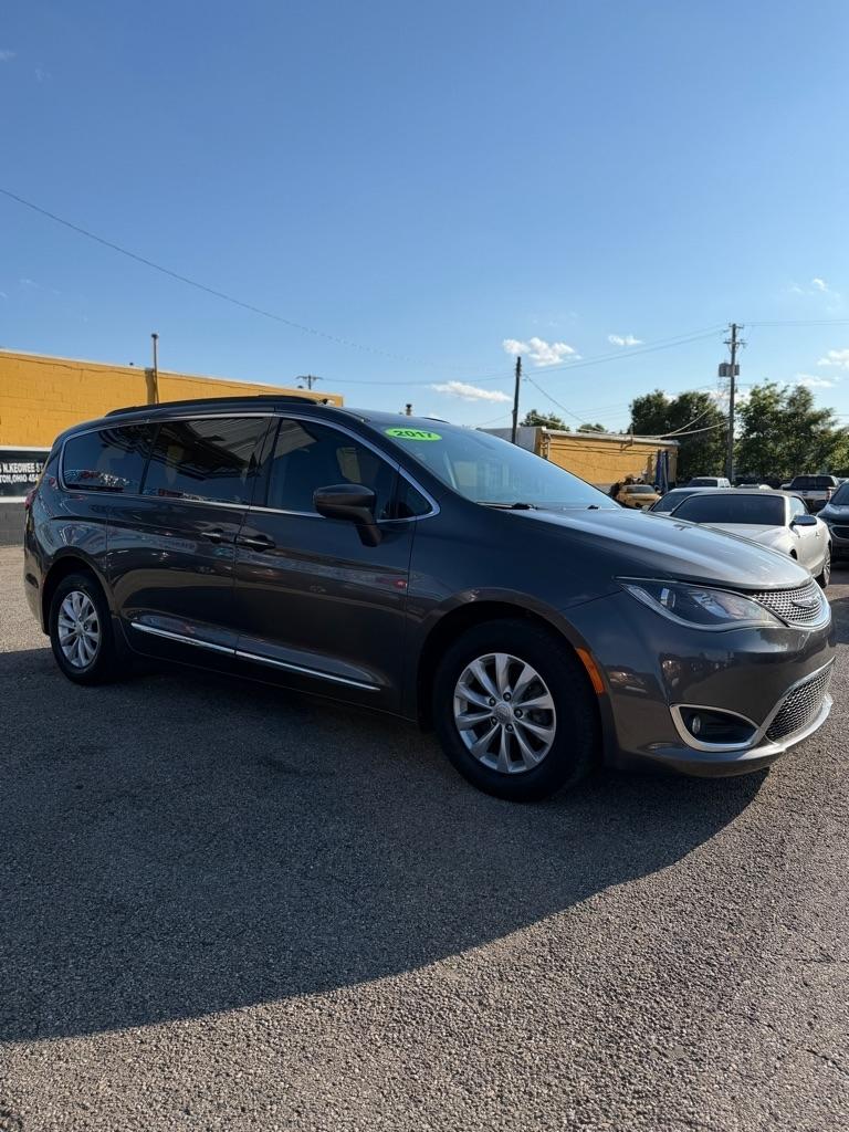 Chrysler Pacifica Touring-L 2017