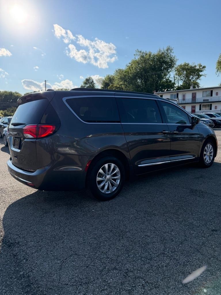 Chrysler Pacifica Touring-L 2017