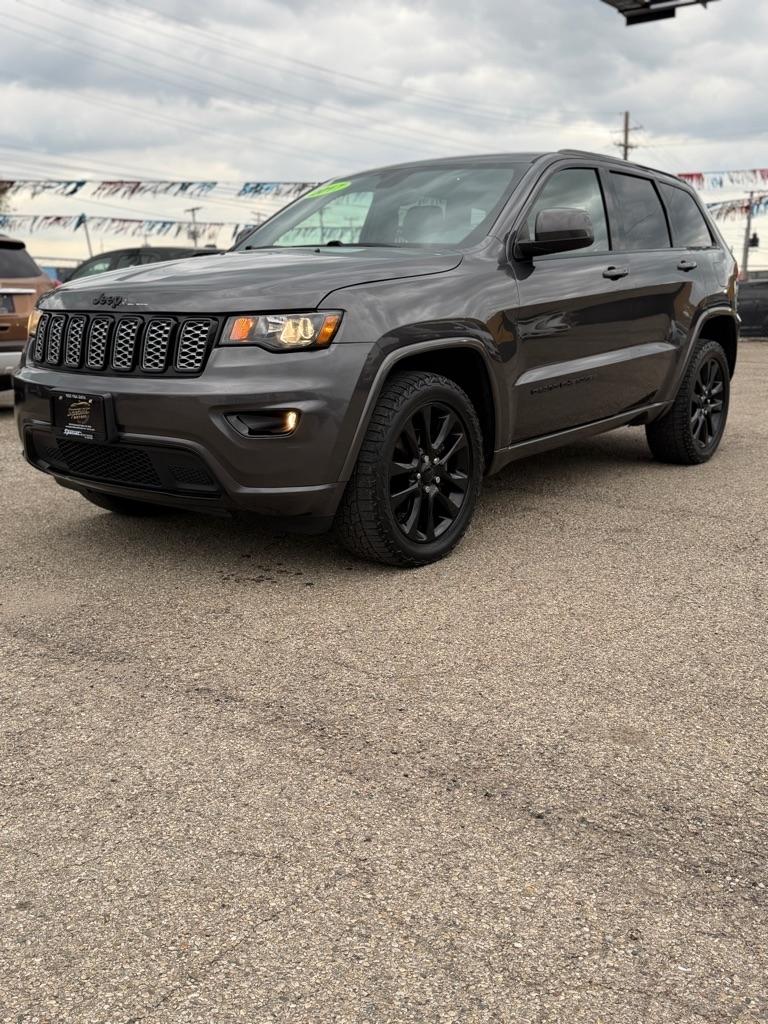 Jeep Grand Cherokee Laredo 4WD 2017