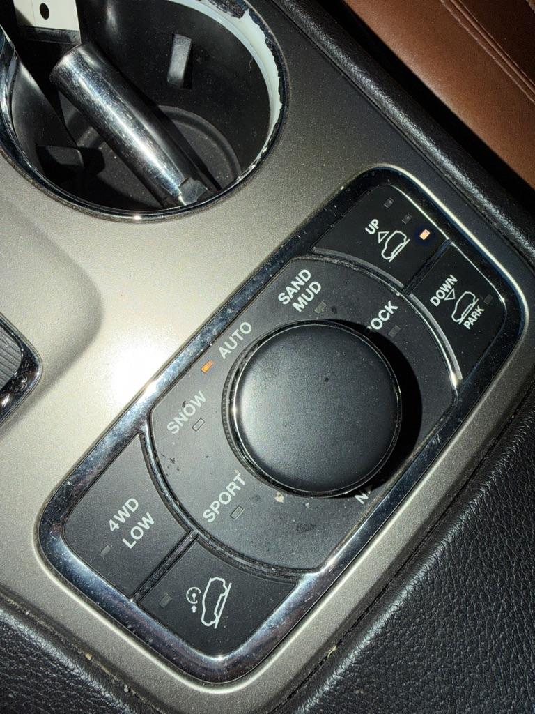 Jeep Grand Cherokee Overland 4WD 2012