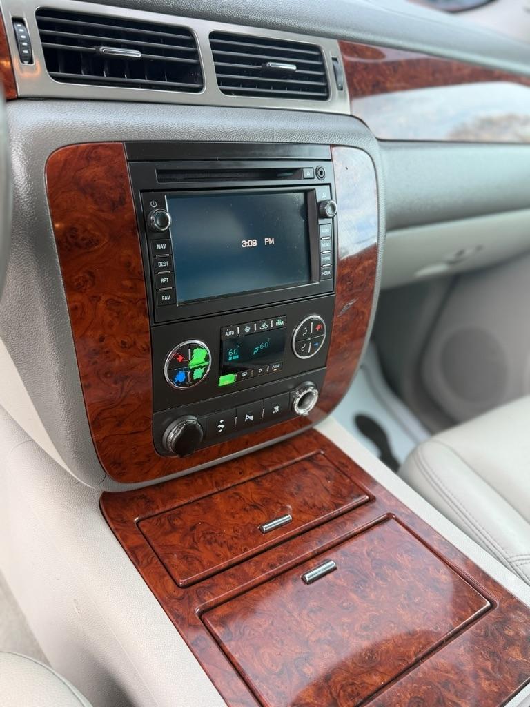 Chevrolet Tahoe LTZ 4WD 2010