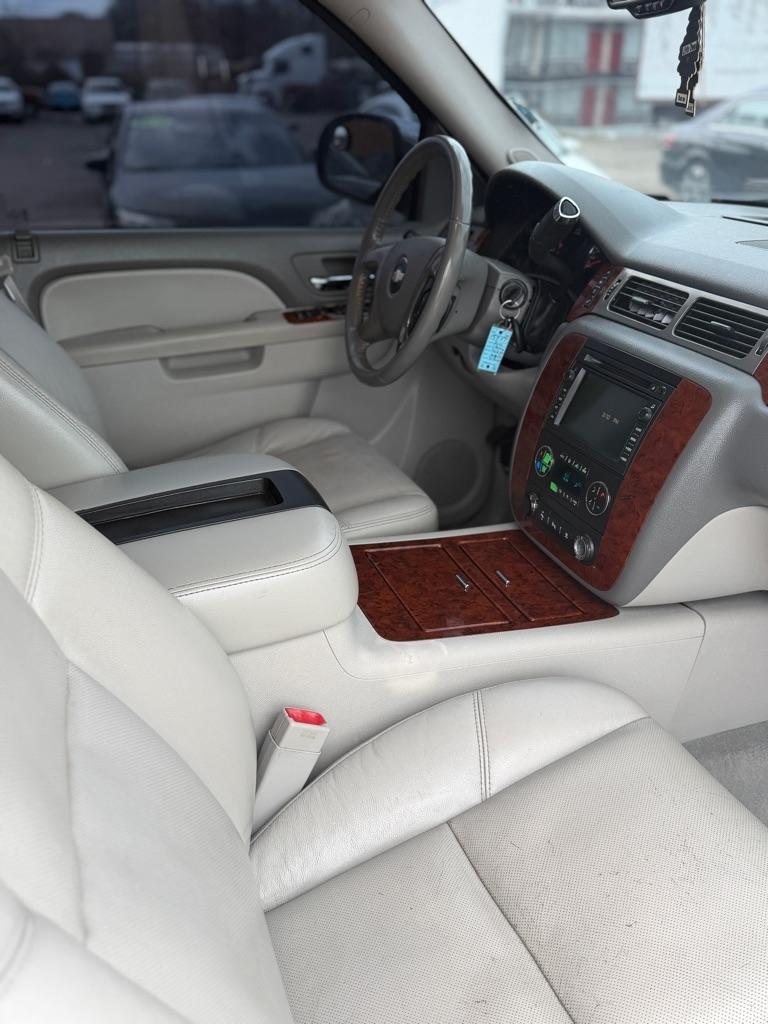 Chevrolet Tahoe LTZ 4WD 2010