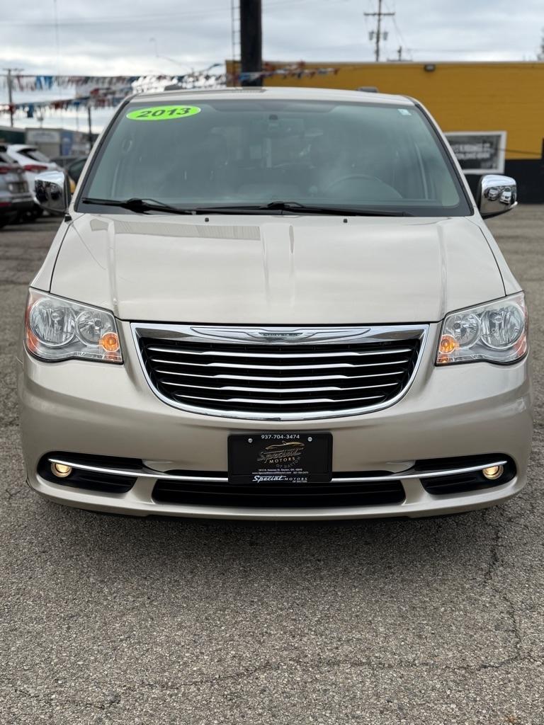 Chrysler Town & Country Touring-L 2013