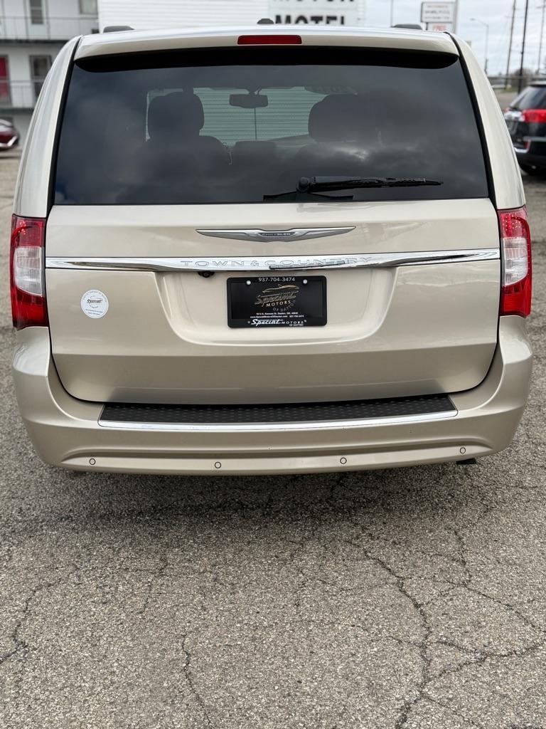 Chrysler Town & Country Touring-L 2013