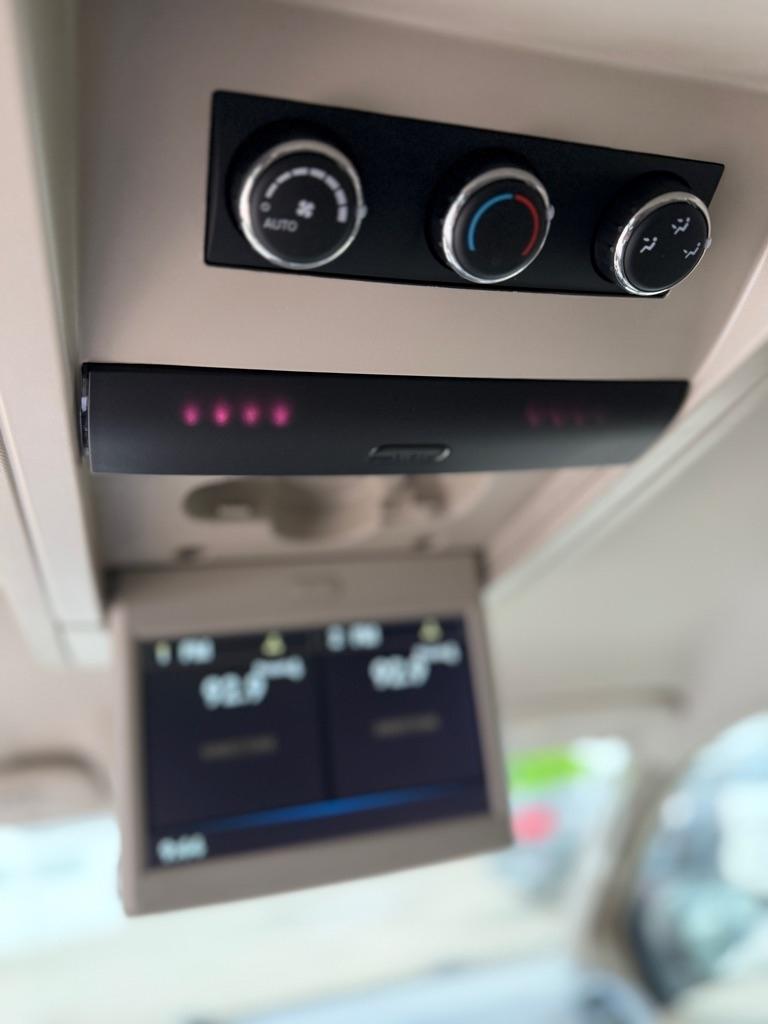 Chrysler Town & Country Touring-L 2013