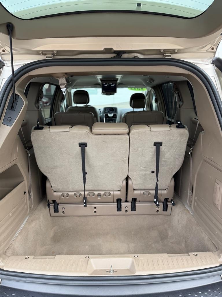 Chrysler Town & Country Touring-L 2013