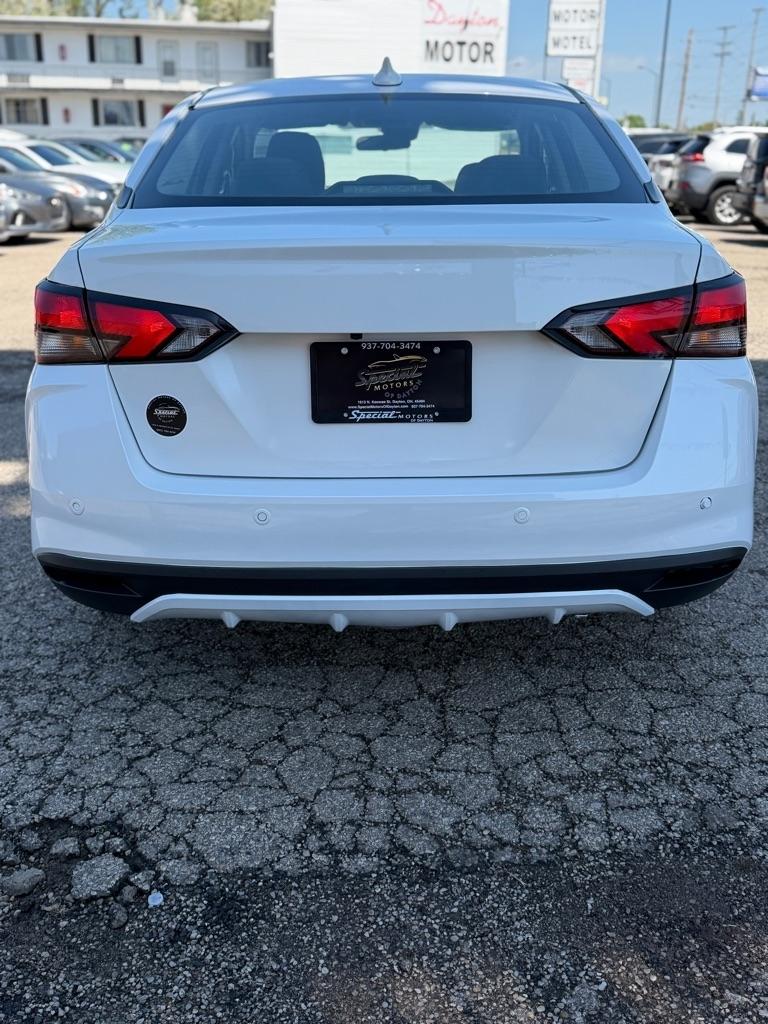 Nissan Versa SV 2022