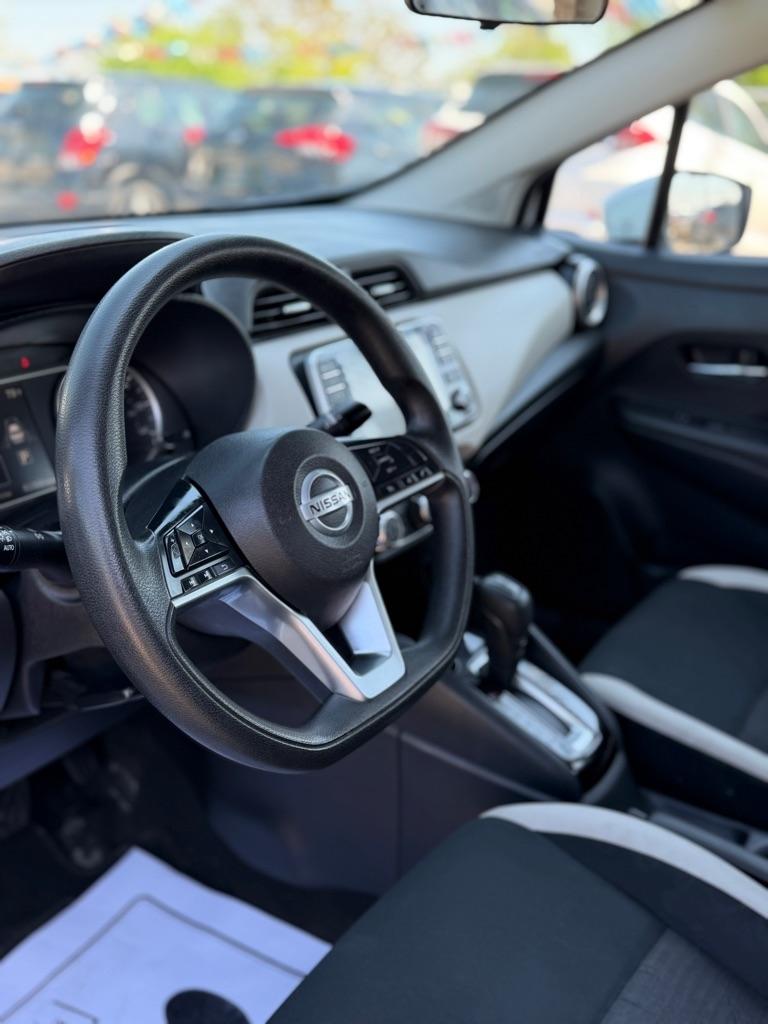 Nissan Versa SV 2022