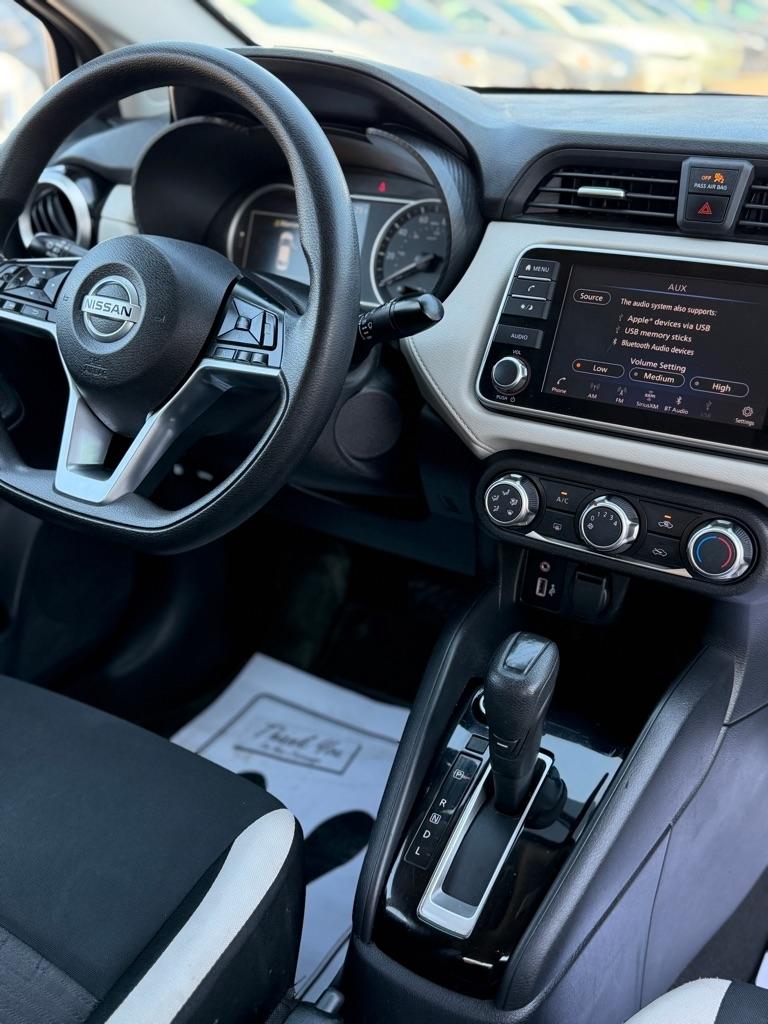Nissan Versa SV 2022