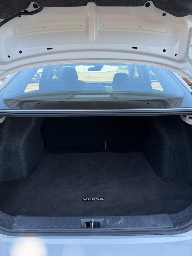 Nissan Versa SV 2022