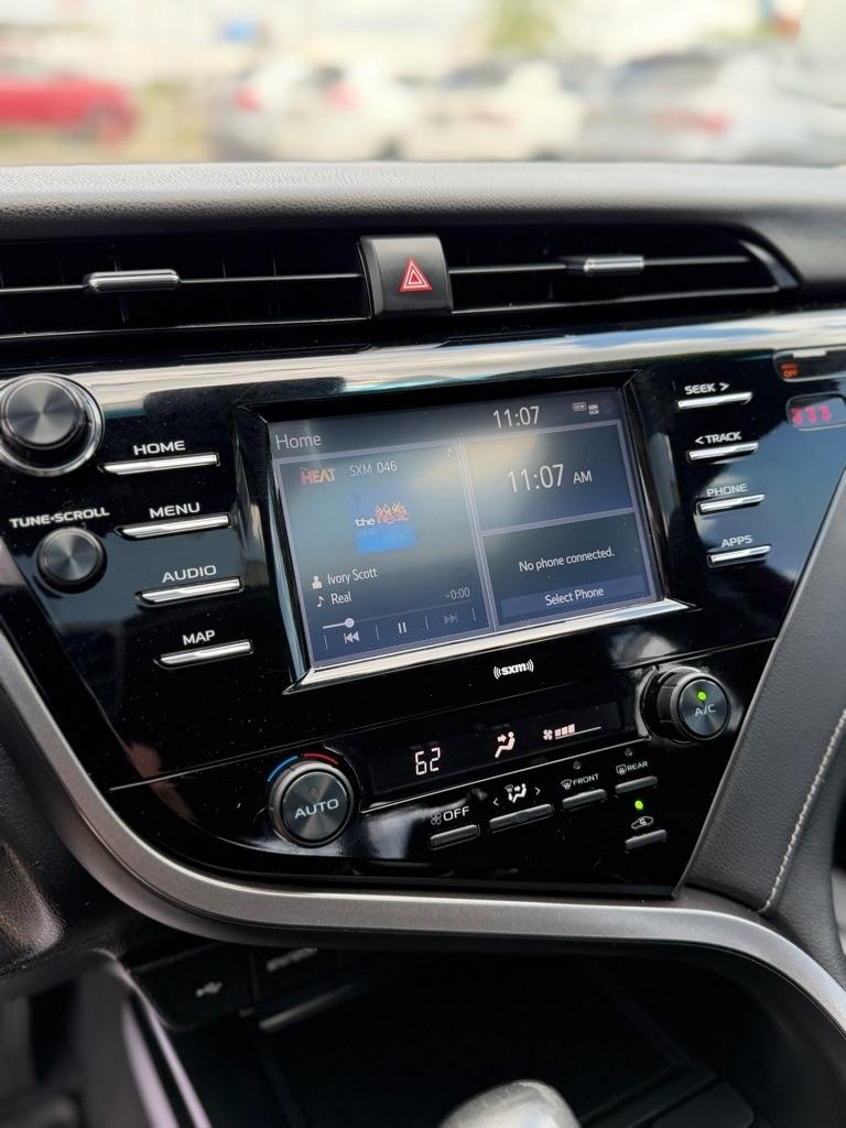 Toyota Camry SE 2020