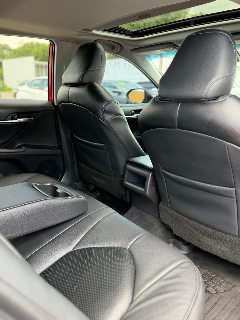 Toyota Camry SE 2020