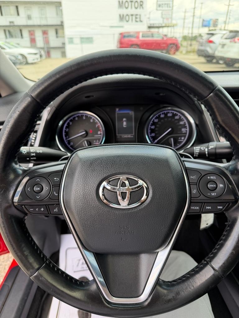 Toyota Camry SE 2020