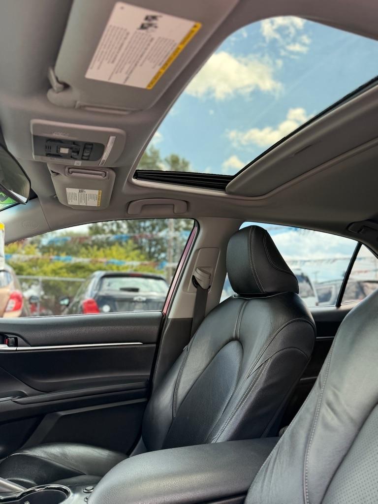 Toyota Camry SE 2020