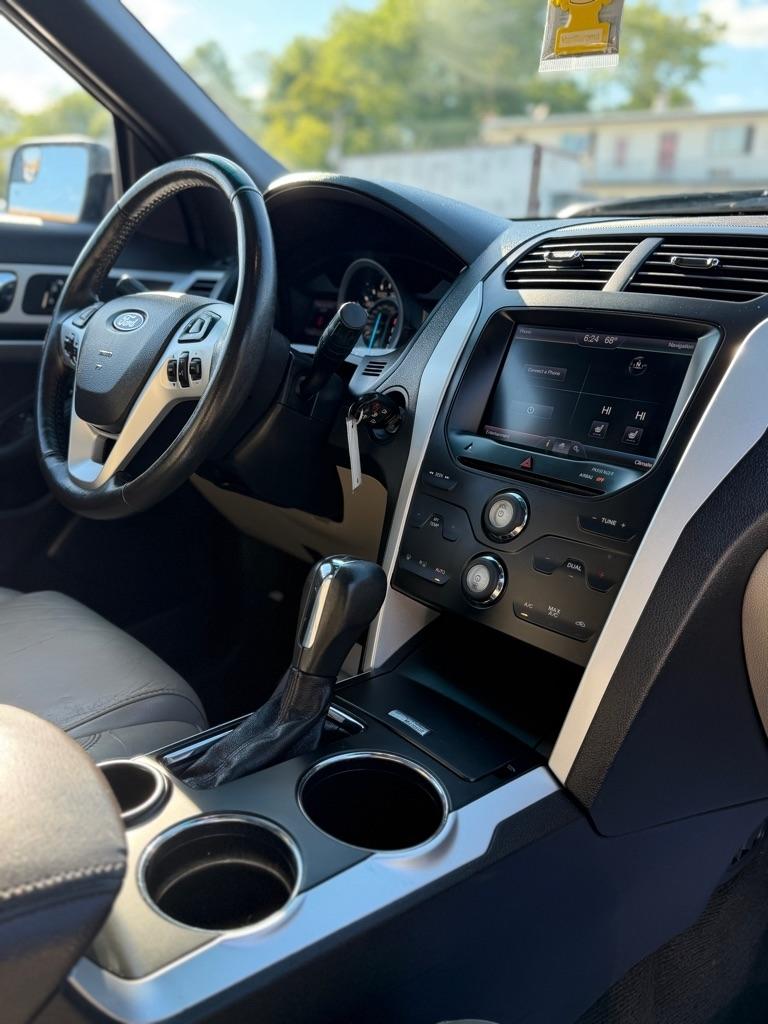 Ford Explorer XLT FWD 2014