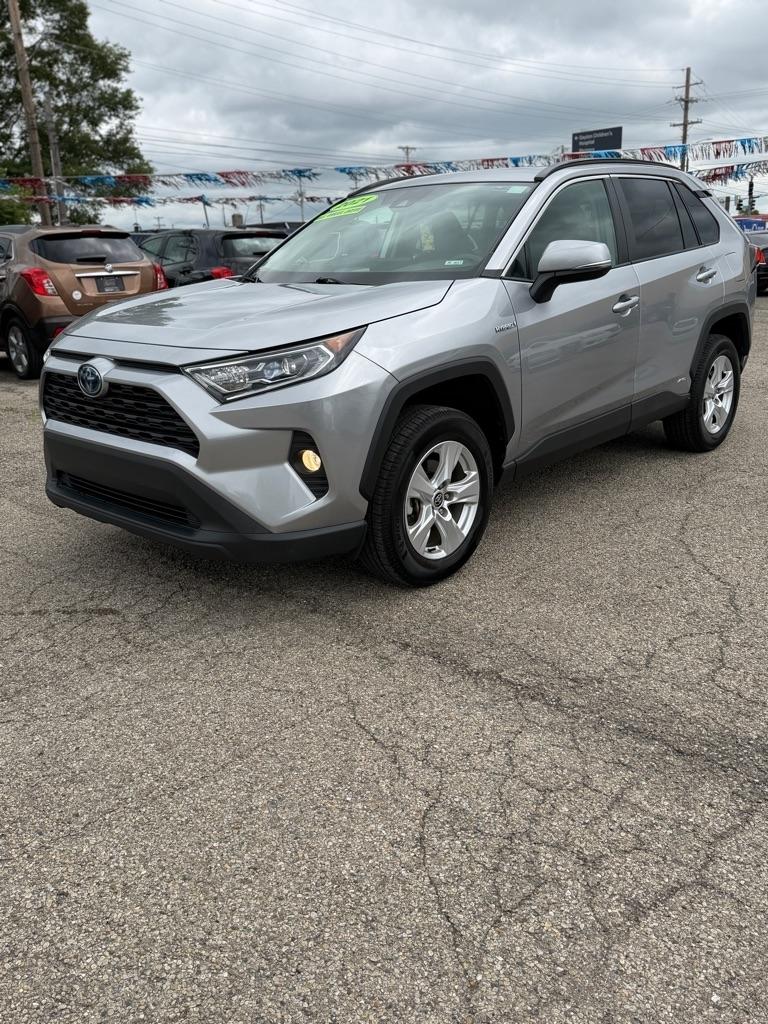 Toyota RAV4 Hybrid XLE 2021