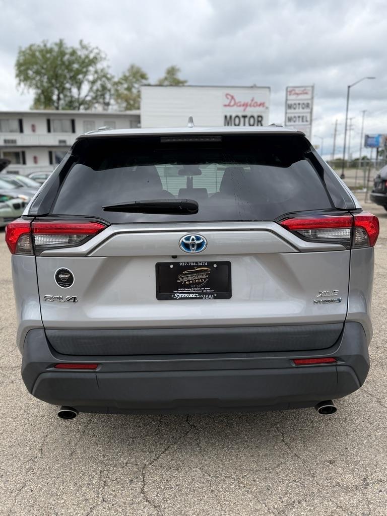 Toyota RAV4 Hybrid XLE 2021