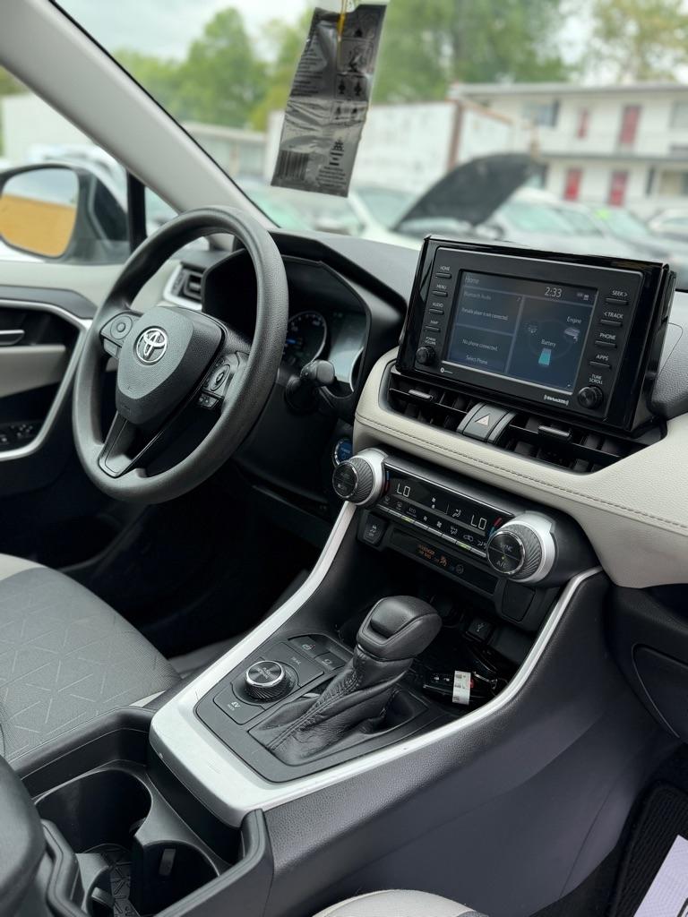 Toyota RAV4 Hybrid XLE 2021