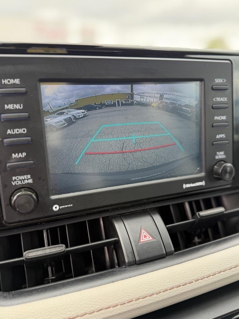 Toyota RAV4 Hybrid XLE 2021