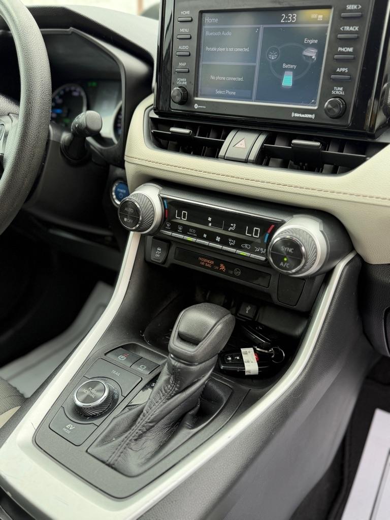 Toyota RAV4 Hybrid XLE 2021