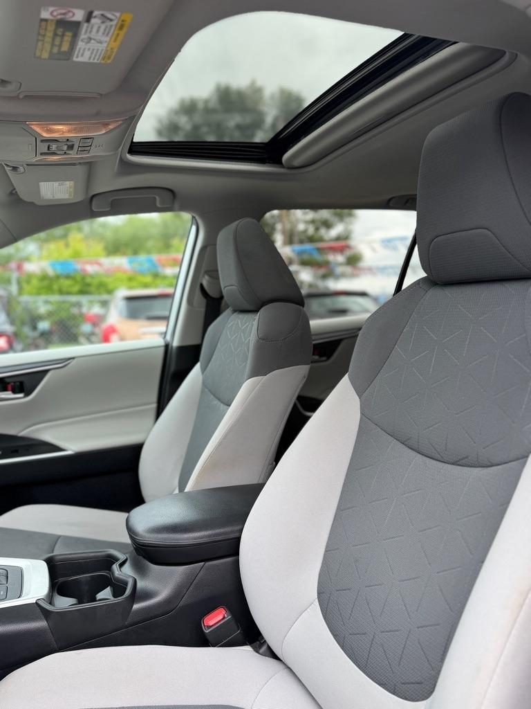 Toyota RAV4 Hybrid XLE 2021