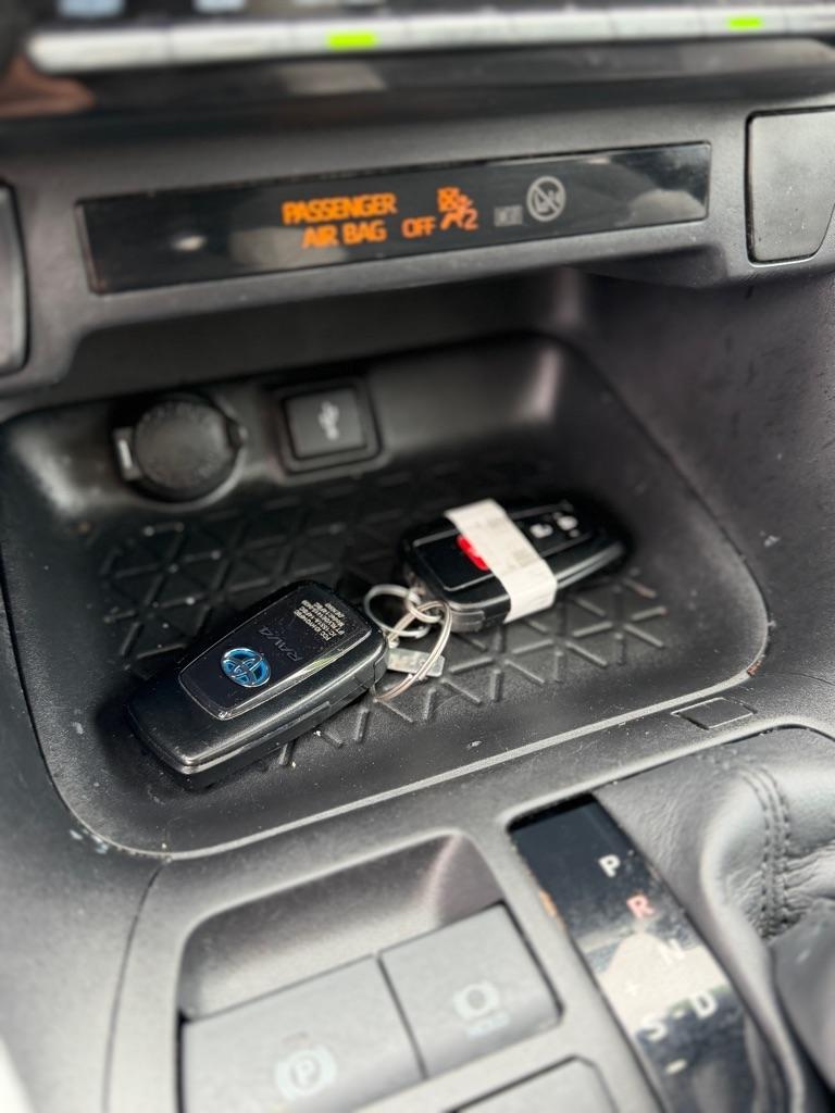 Toyota RAV4 Hybrid XLE 2021