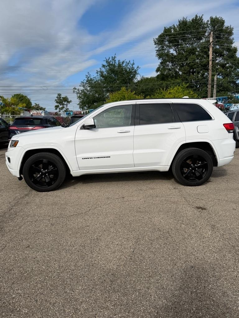 Jeep Grand Cherokee Laredo 4WD 2015