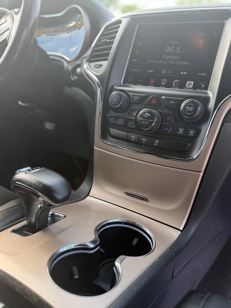Jeep Grand Cherokee Laredo 4WD 2015