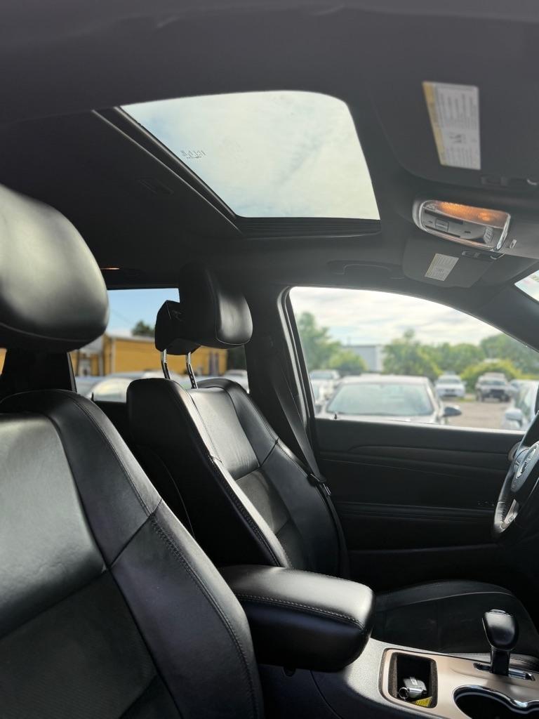 Jeep Grand Cherokee Laredo 4WD 2015