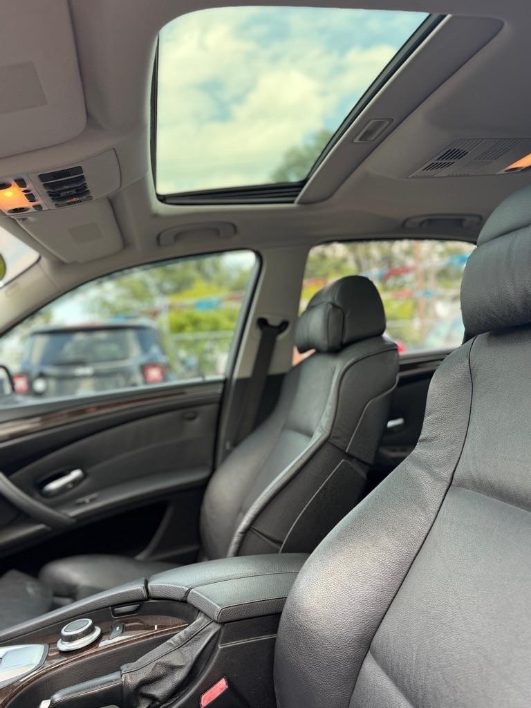 BMW 5-Series 550i 2008