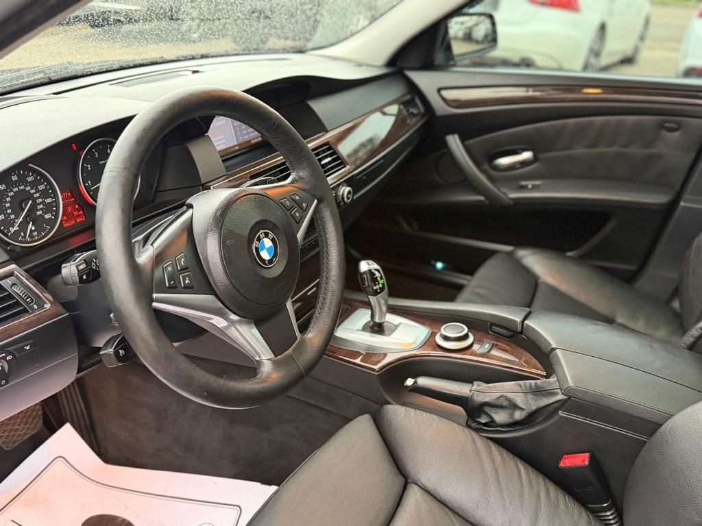 BMW 5-Series 550i 2008