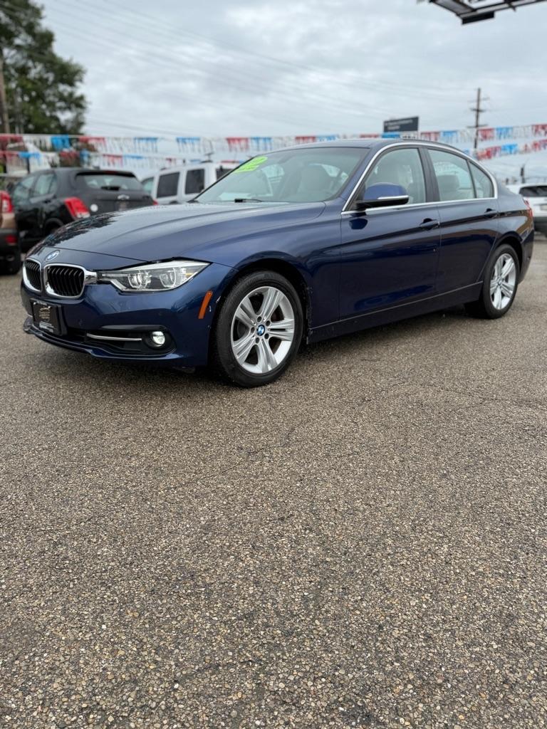 BMW 3-Series 330i xDrive SULEV Sedan 2017