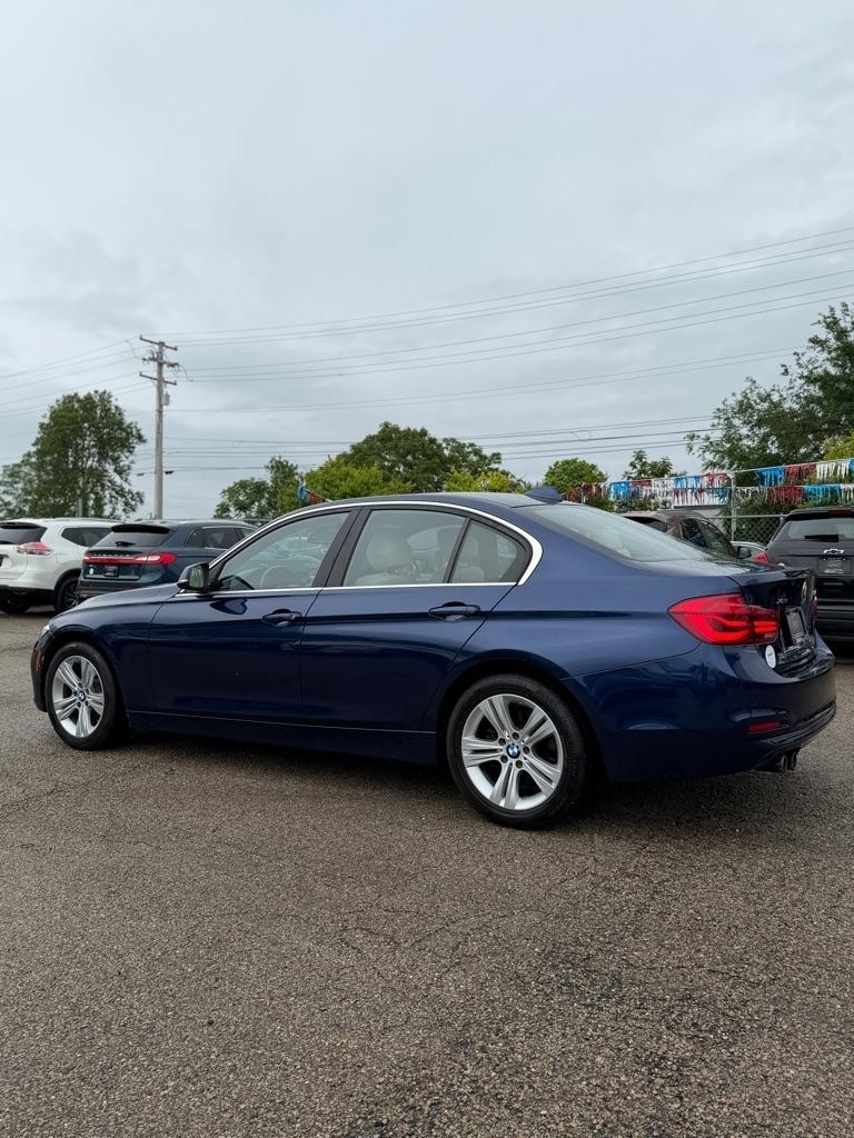 BMW 3-Series 330i xDrive SULEV Sedan 2017