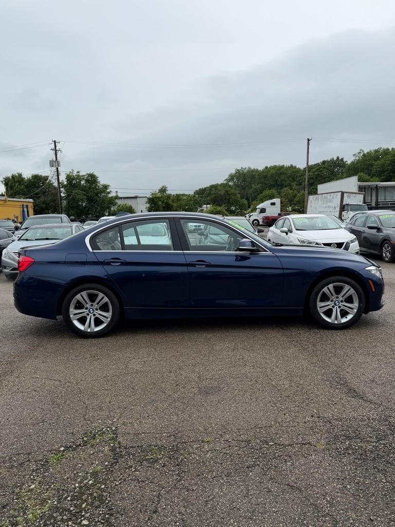 BMW 3-Series 330i xDrive SULEV Sedan 2017