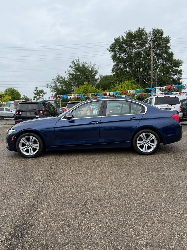BMW 3-Series 330i xDrive SULEV Sedan 2017