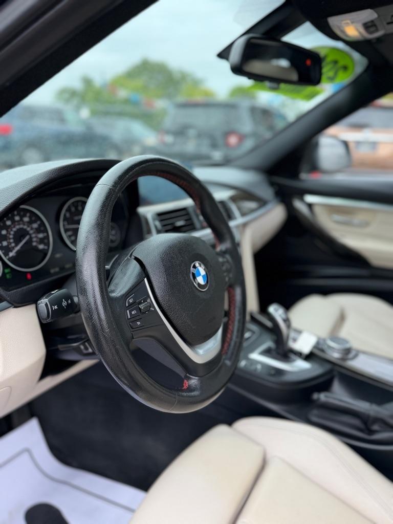 BMW 3-Series 330i xDrive SULEV Sedan 2017