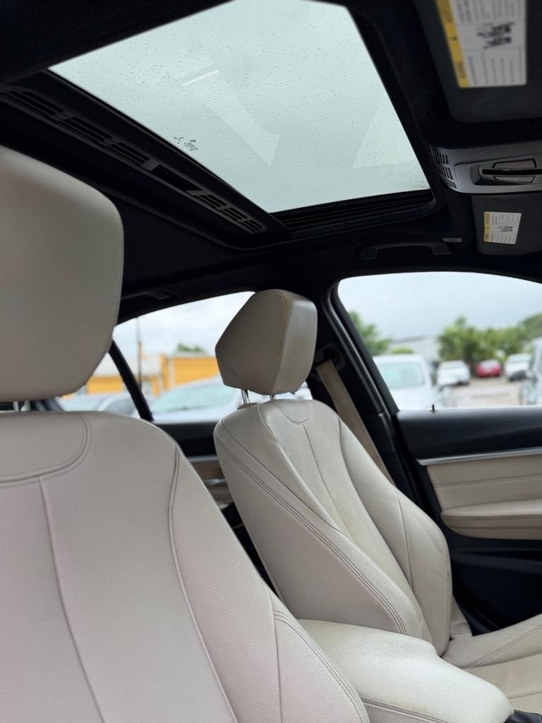 BMW 3-Series 330i xDrive SULEV Sedan 2017
