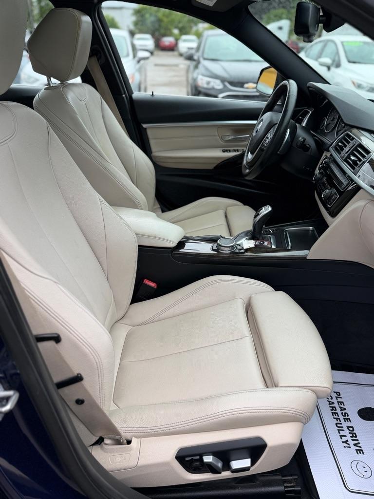 BMW 3-Series 330i xDrive SULEV Sedan 2017