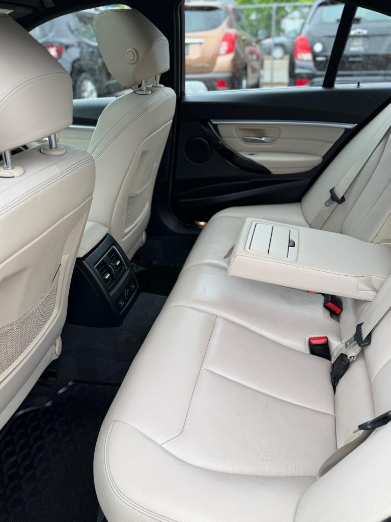BMW 3-Series 330i xDrive SULEV Sedan 2017