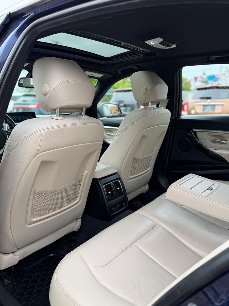 BMW 3-Series 330i xDrive SULEV Sedan 2017