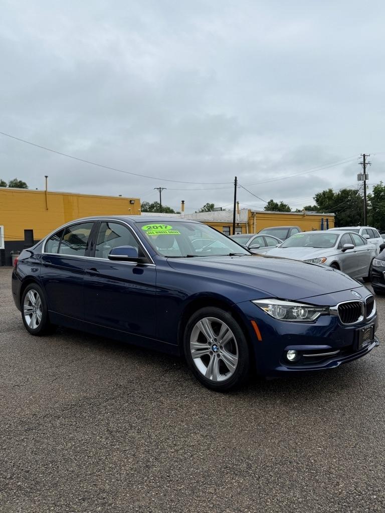 2017 BMW 3 Series 330i xDrive Sedan's photo