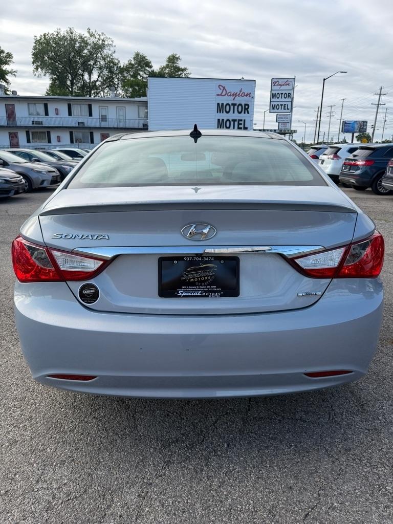 Hyundai Sonata SE Auto 2012