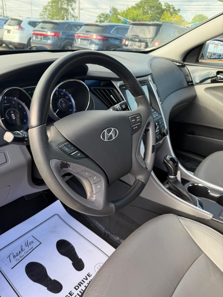 Hyundai Sonata SE Auto 2012