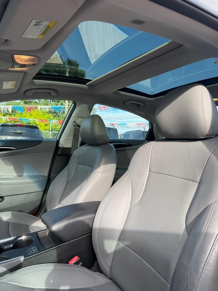 Hyundai Sonata SE Auto 2012