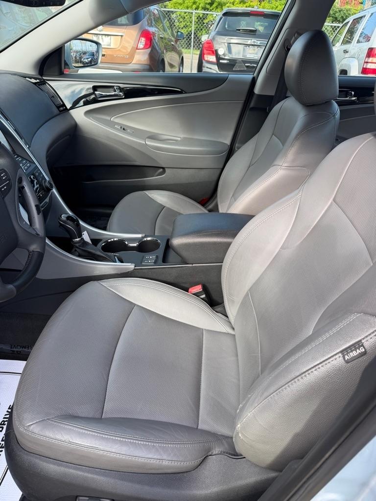 Hyundai Sonata SE Auto 2012